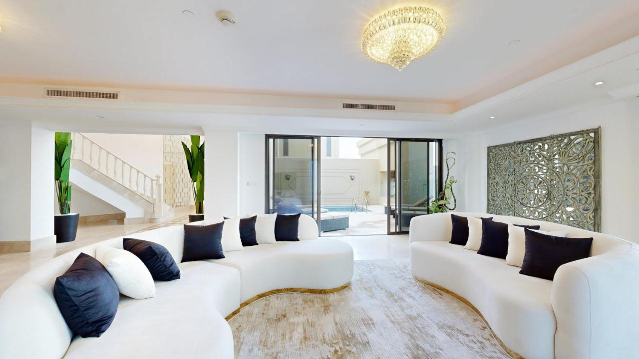 Huge Penthouse With Yacht Included And Private Pool!!! *