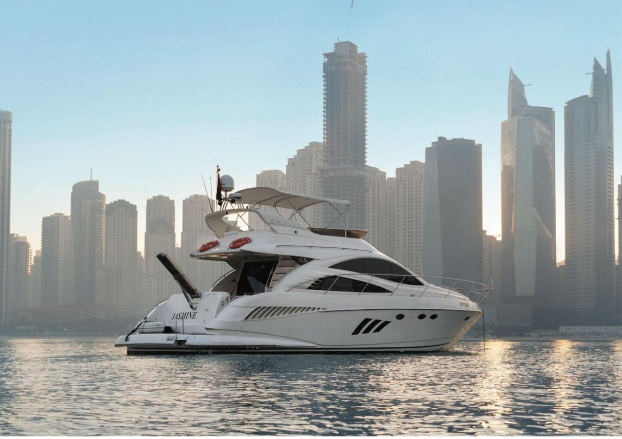 Huge Penthouse With Yacht Included And Private Pool!!!