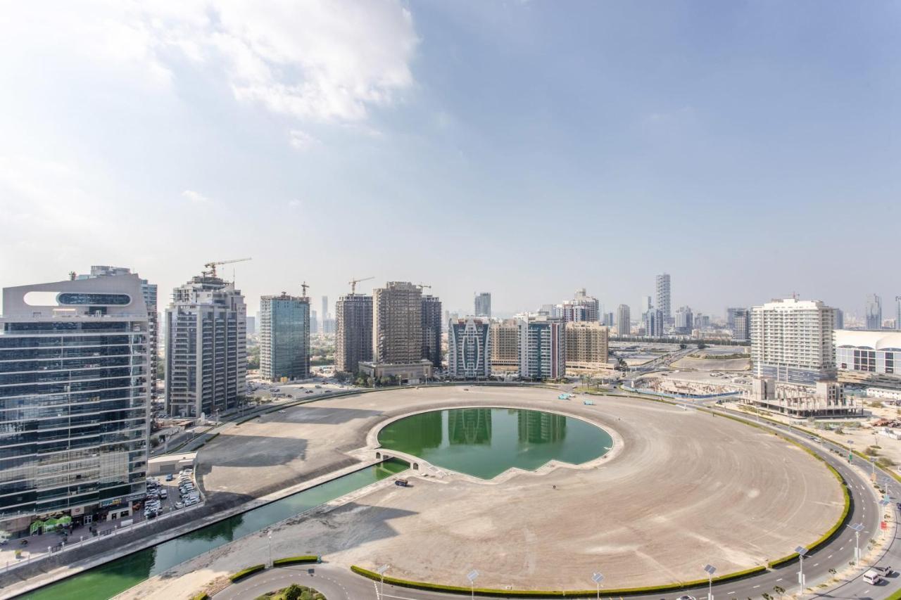 Frank Porter - Elite 5 Sports Apartment Dubai