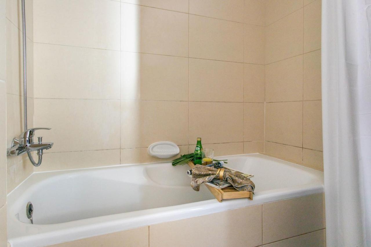 Frank Porter - Elite 5 Sports Apartment *