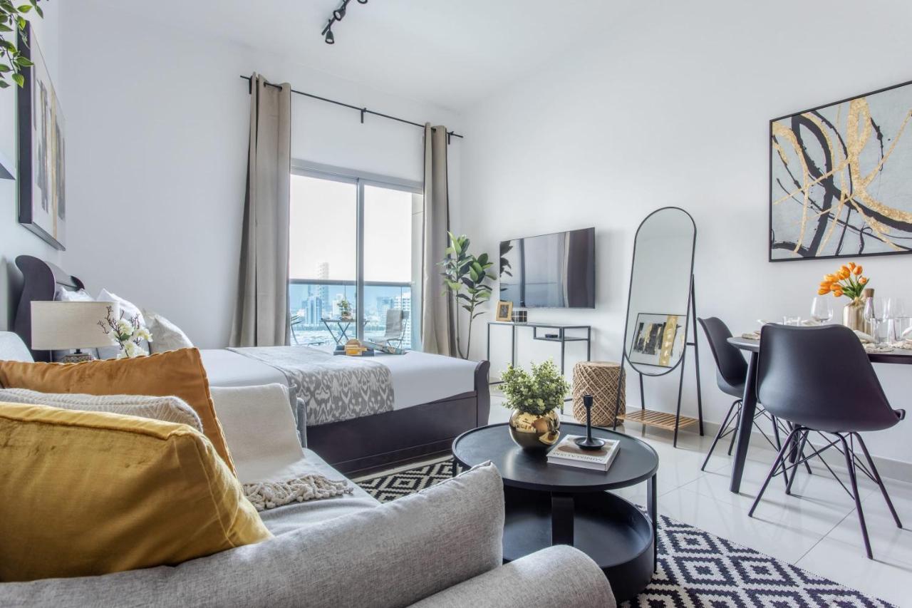 Frank Porter - Elite 5 Sports Apartment Dubai