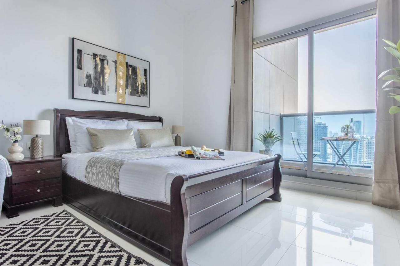Frank Porter - Elite 5 Sports Apartment