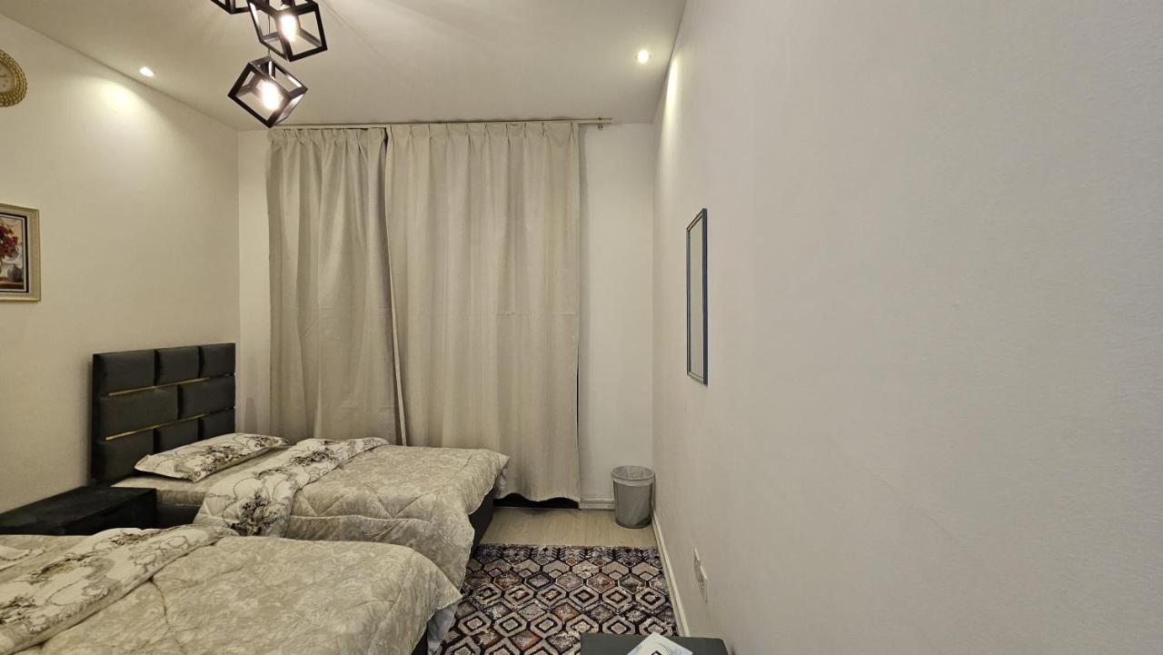 Guest house In - Private Roombalcony In A Dubai