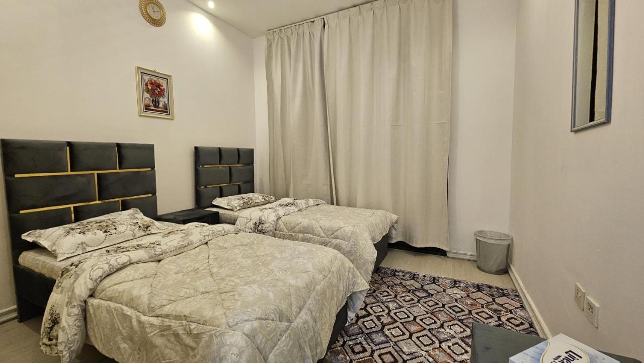 Guest house In - Private Roombalcony In A Dubai