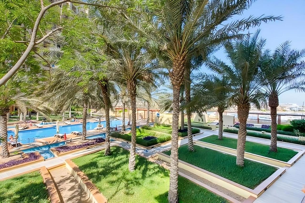 Direct Access To Nakheel Mall At The Heart Of The Palm Apartment