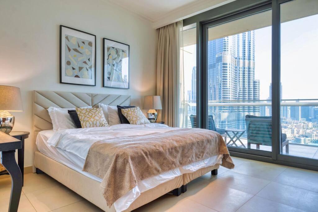 First Class 3br With Full Burj Khalifa And Fountain View Apartment *