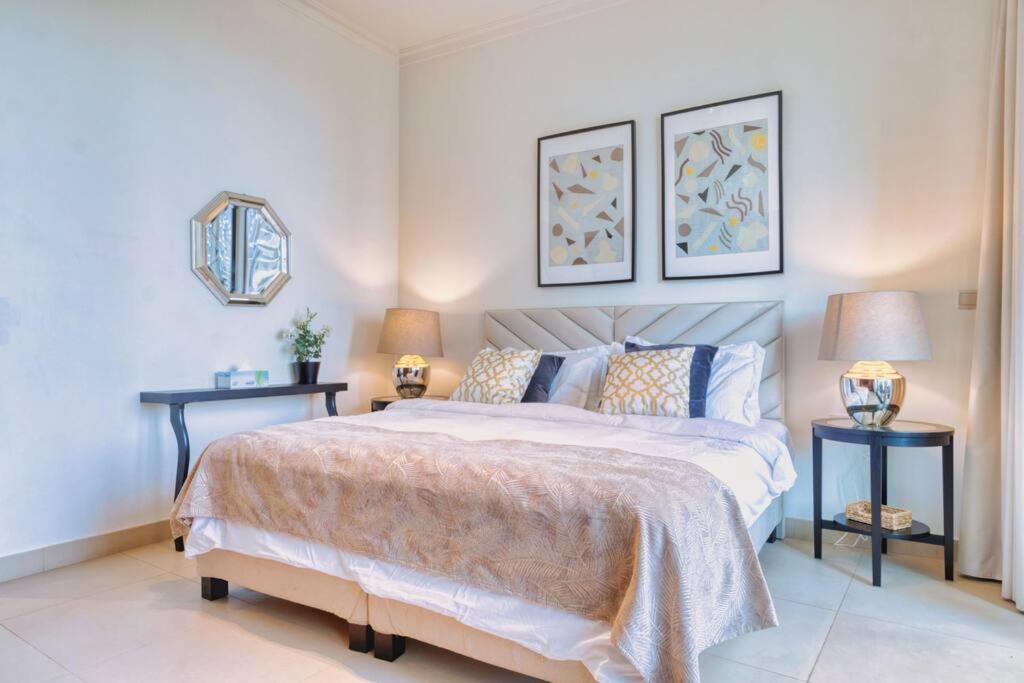 First Class 3br With Full Burj Khalifa And Fountain View Dubai