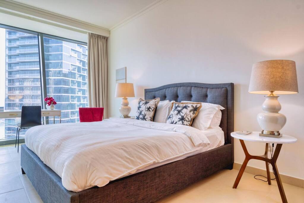 First Class 3br With Full Burj Khalifa And Fountain View Apartment Dubai