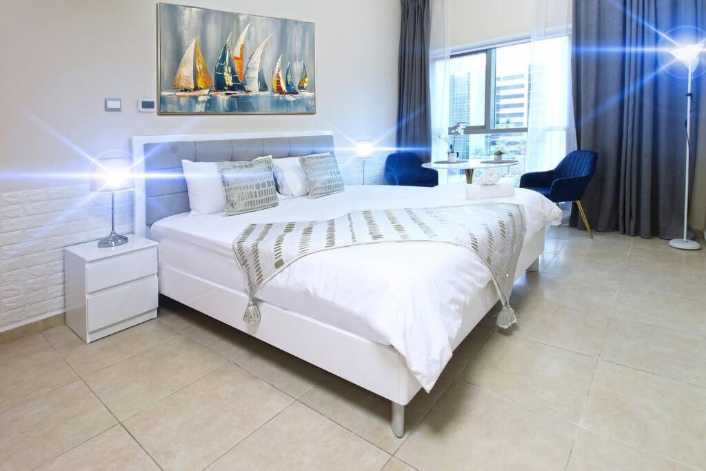 Stylish By & Metro In Marina Apartment