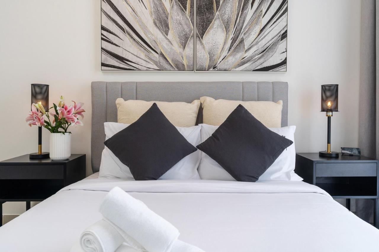 Modern 2 Bedroom Amazing Amenities And Location * Dubai