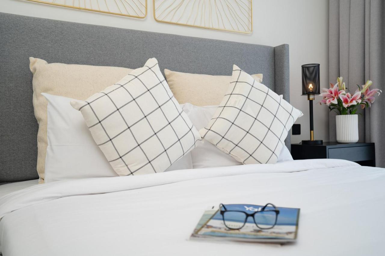 Modern 2 Bedroom Amazing Amenities And Location Apartment