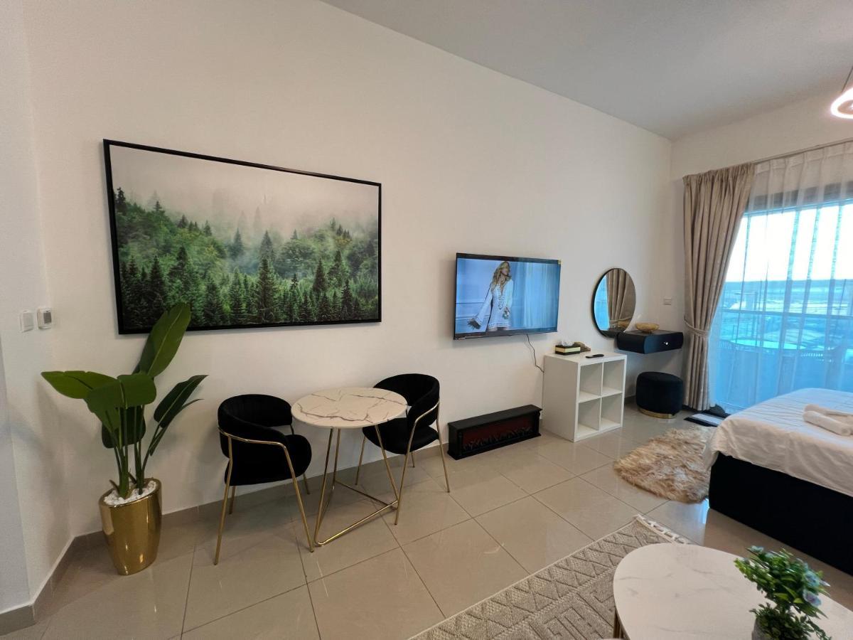 Classy Spacious *