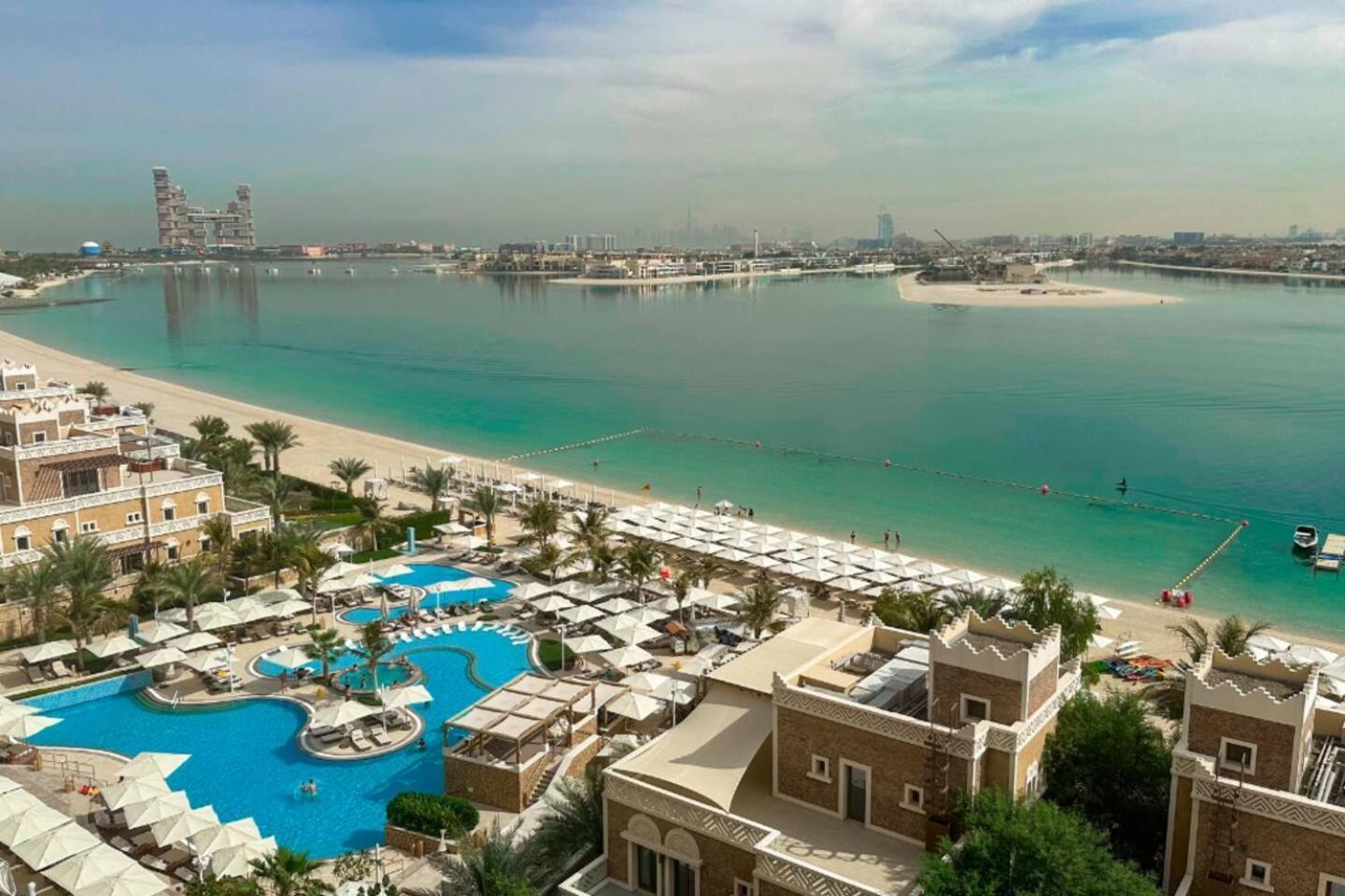 Summer Offer Private Beach And Pool Apartment Dubai