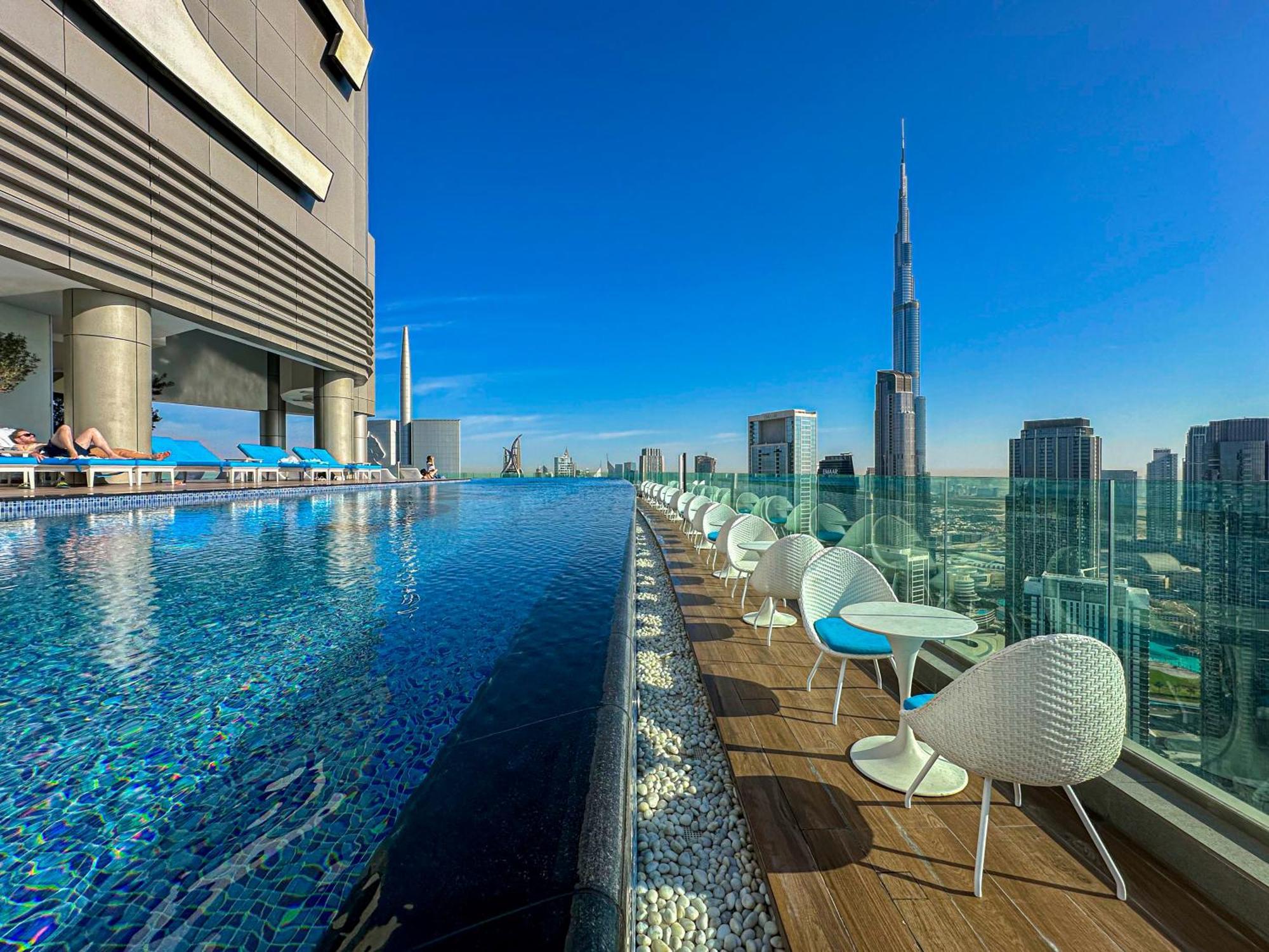 Super High Infinity Pool And Amazing Burj Khalifa View 3 Bedroom In Paramount Midtown Dubai
