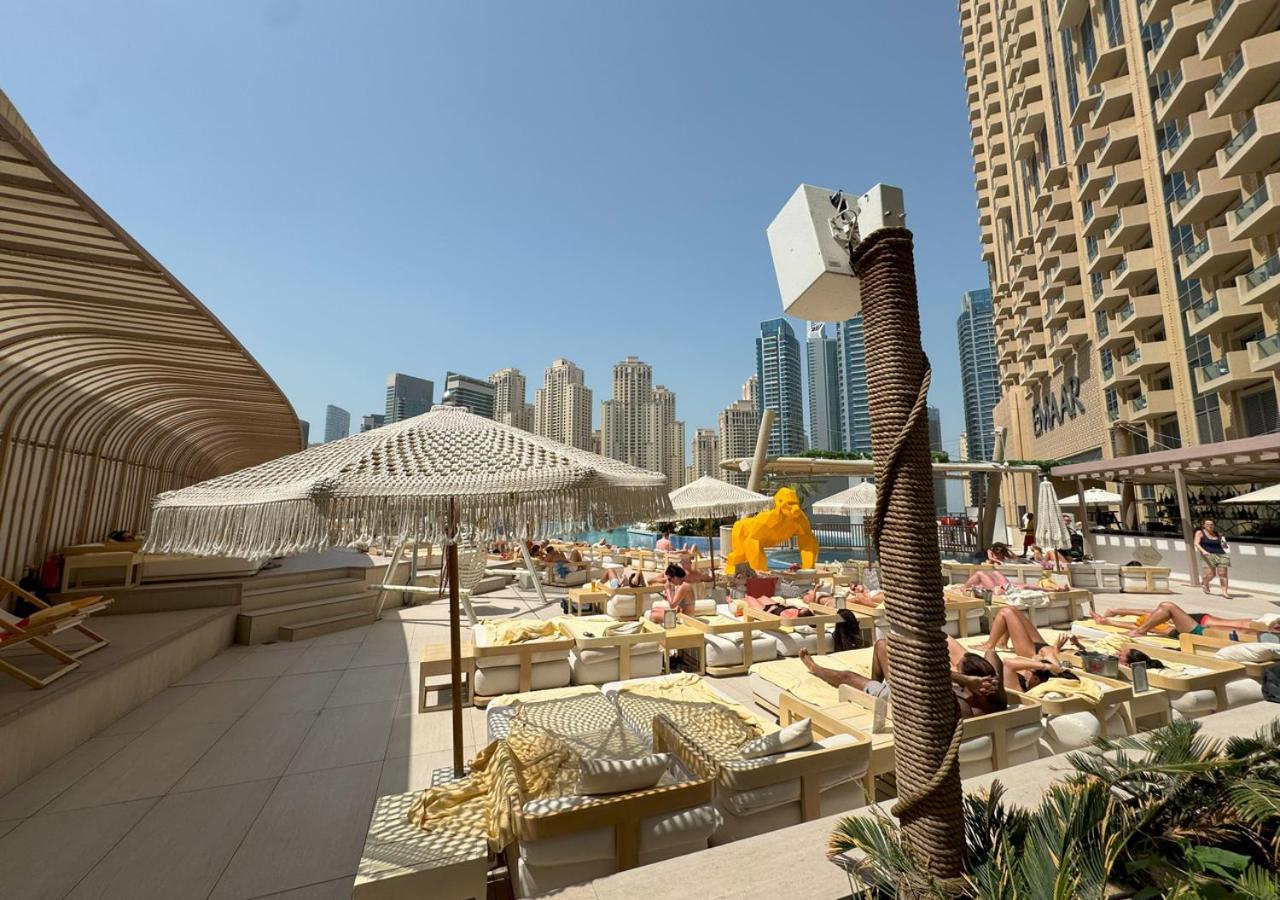Jw Marriott Marina Residences, With Balcony Connected To Marina Mall