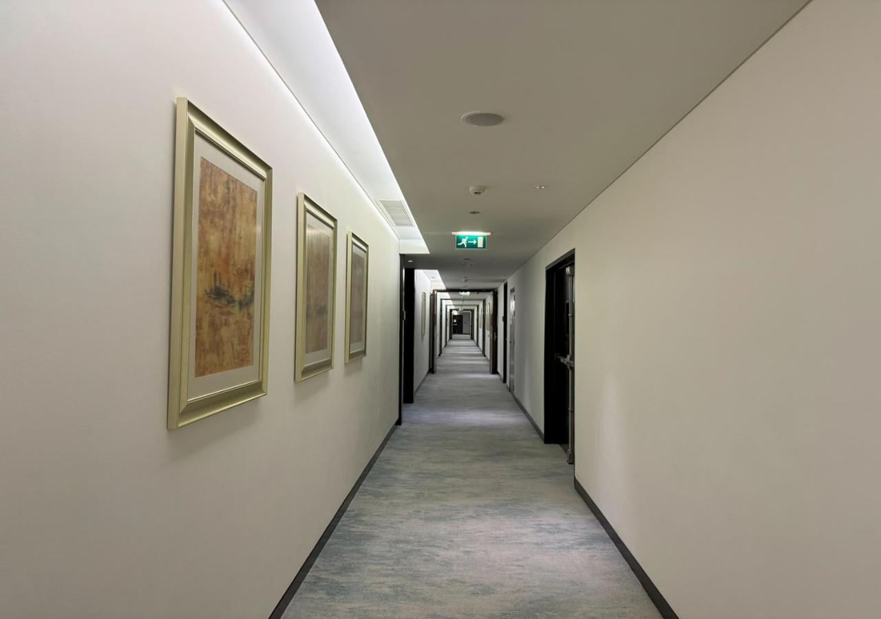 Jw Marriott Marina Residences, With Balcony Connected To Marina Mall Apartment *