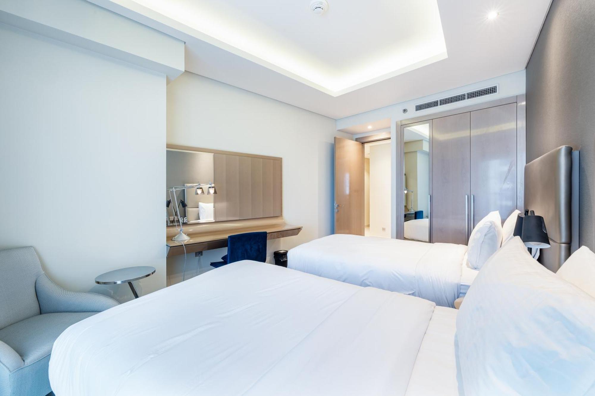 Aliving Supreme 2br Damac Paramount Tower Business Bay 2907 Apartment Dubai