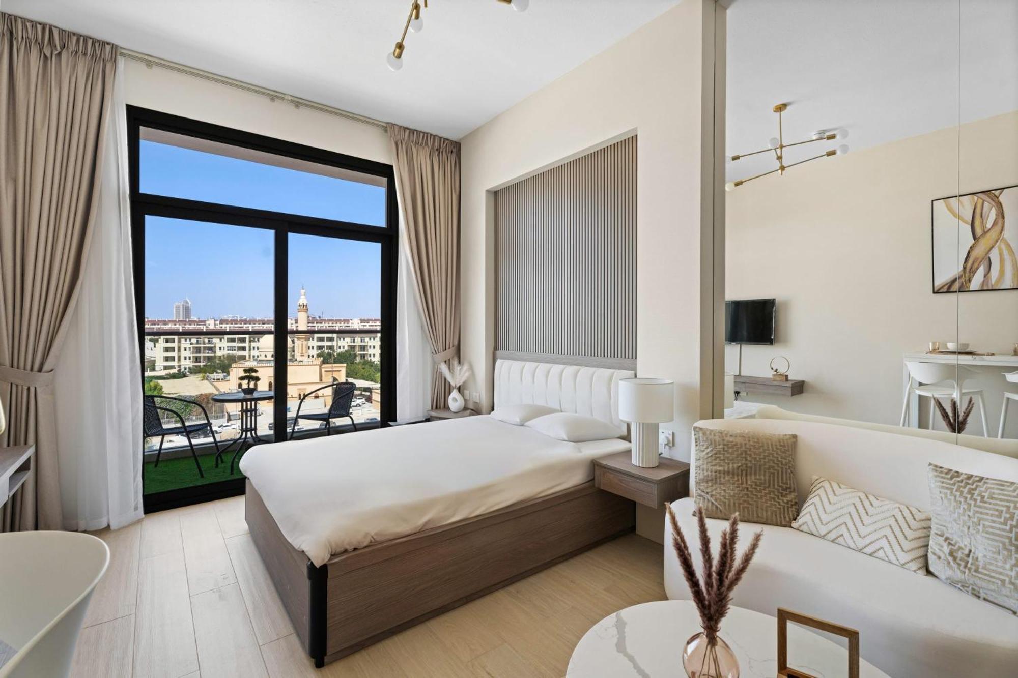 Modern In With Pool Gym And Paddl Apartment