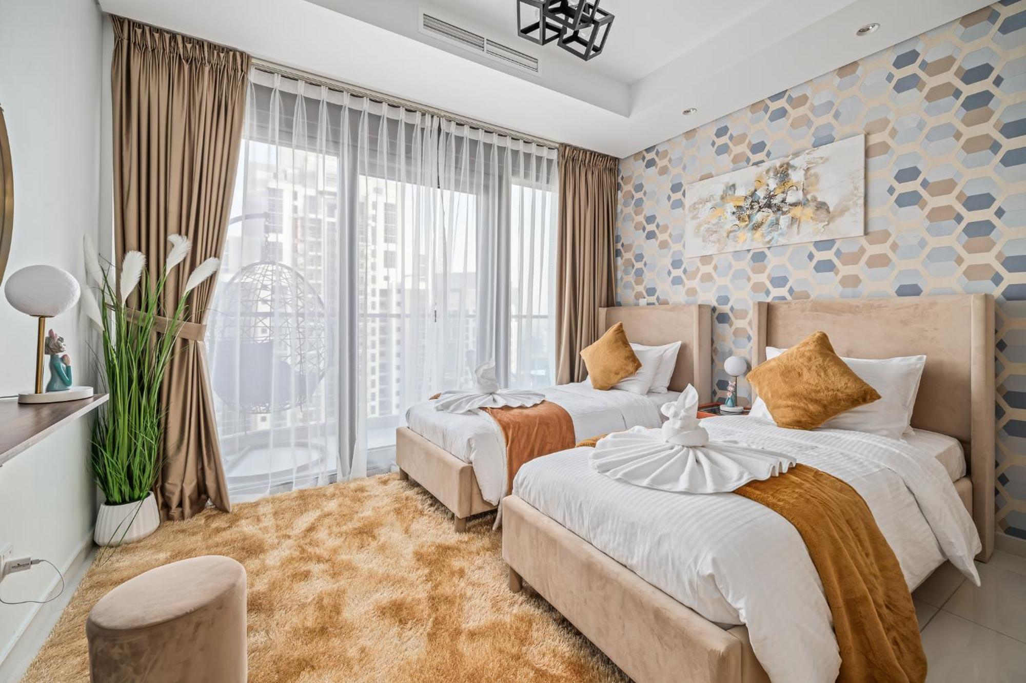 Super High Infinity Pool And Amazing Burj Khalifa View 3 Bedroom In Paramount Midtown * Dubai