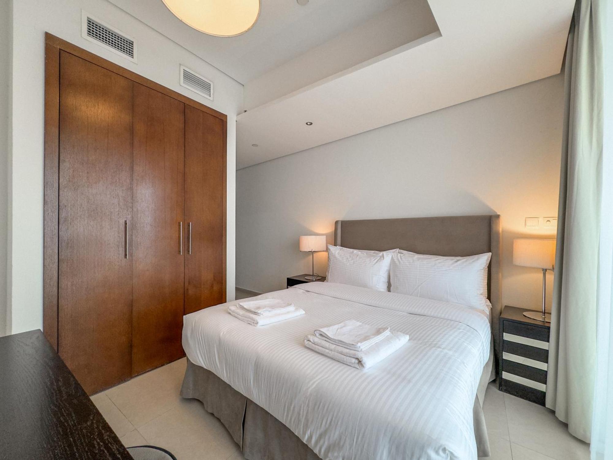 Apartment Sky-high 2-bdr Gem Sports Dubai