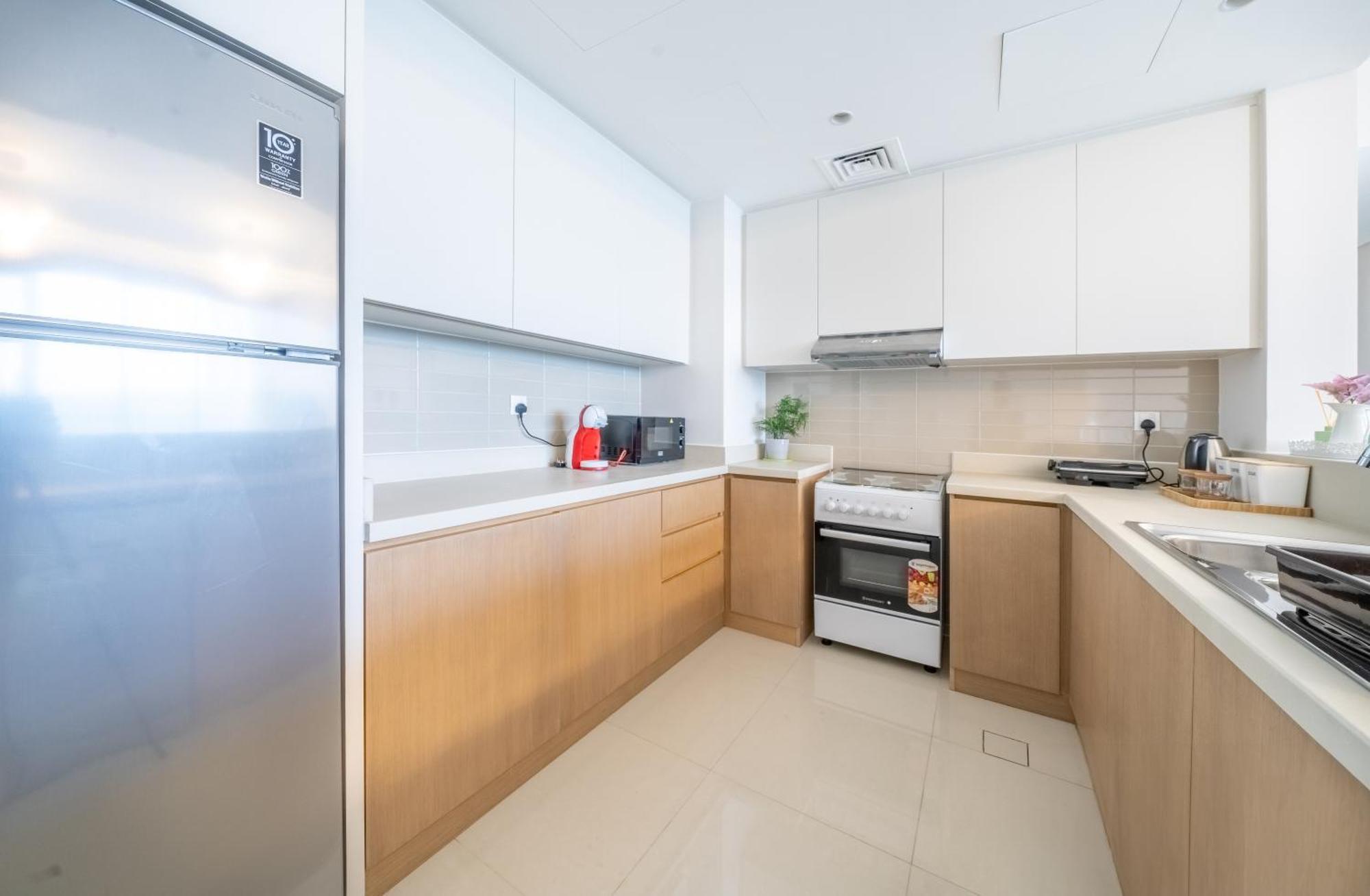 2br In Harbour Views