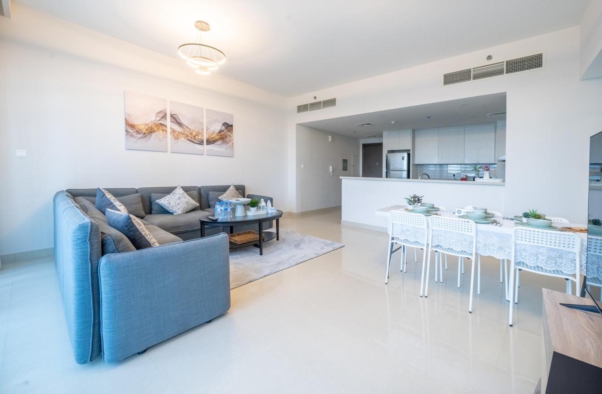 2br In Harbour Views