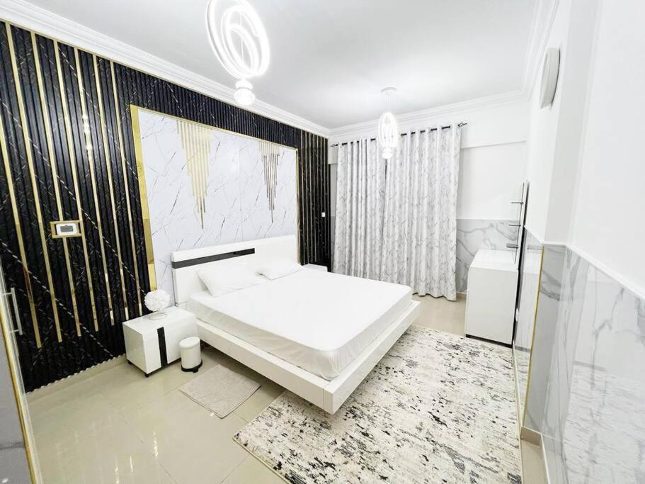 Float Over Marina In Charming 2 Bedroom W Sea View Apartment *