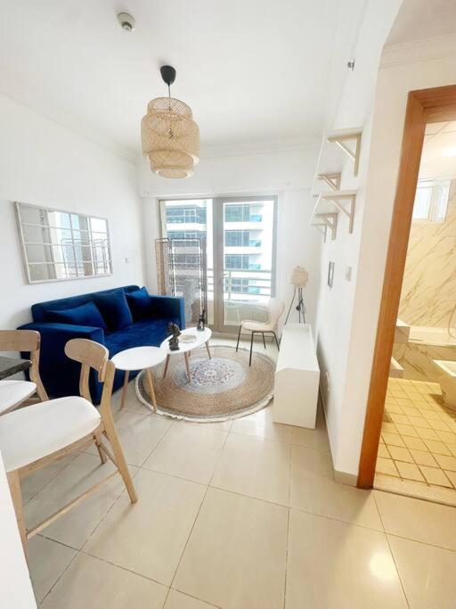 Apartment Lux 1br W Rooftop Pool In Marina Near Metro,