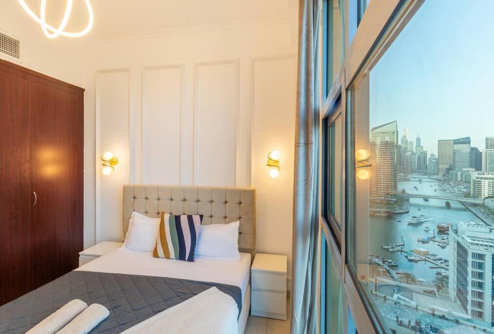 Luxe 3br In Marina Near Beach,metro,tram,24*7 Cafe Apartment