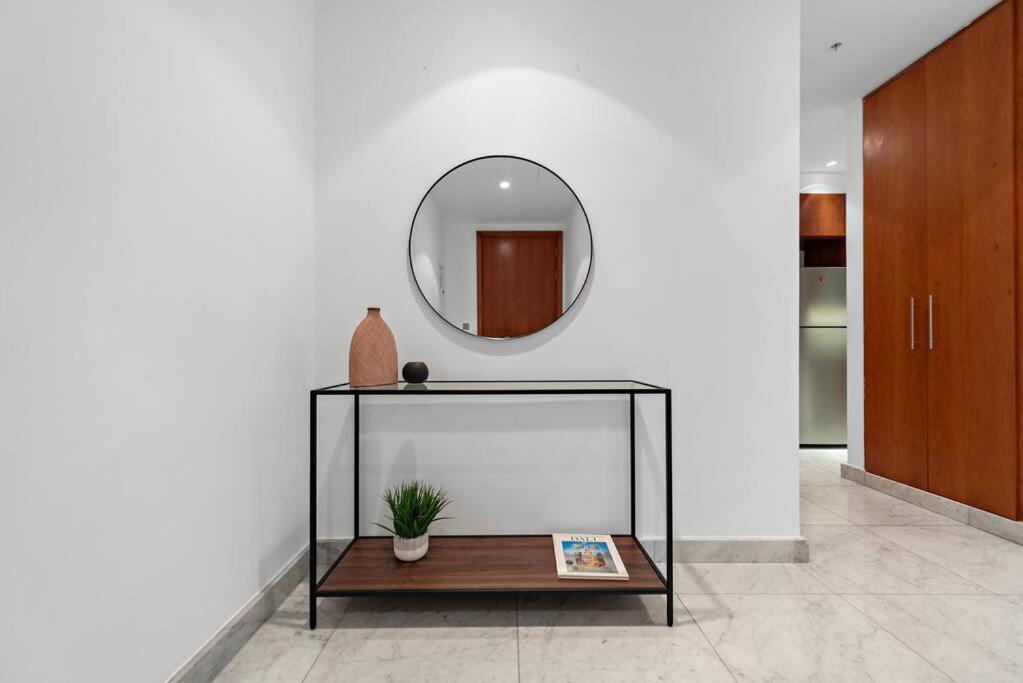 First Class 2br Newly Designed In Difc Apartment *