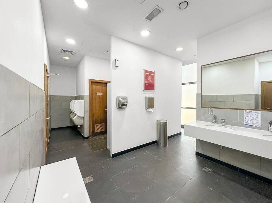 First Class 2br Newly Designed In Difc Apartment Dubai