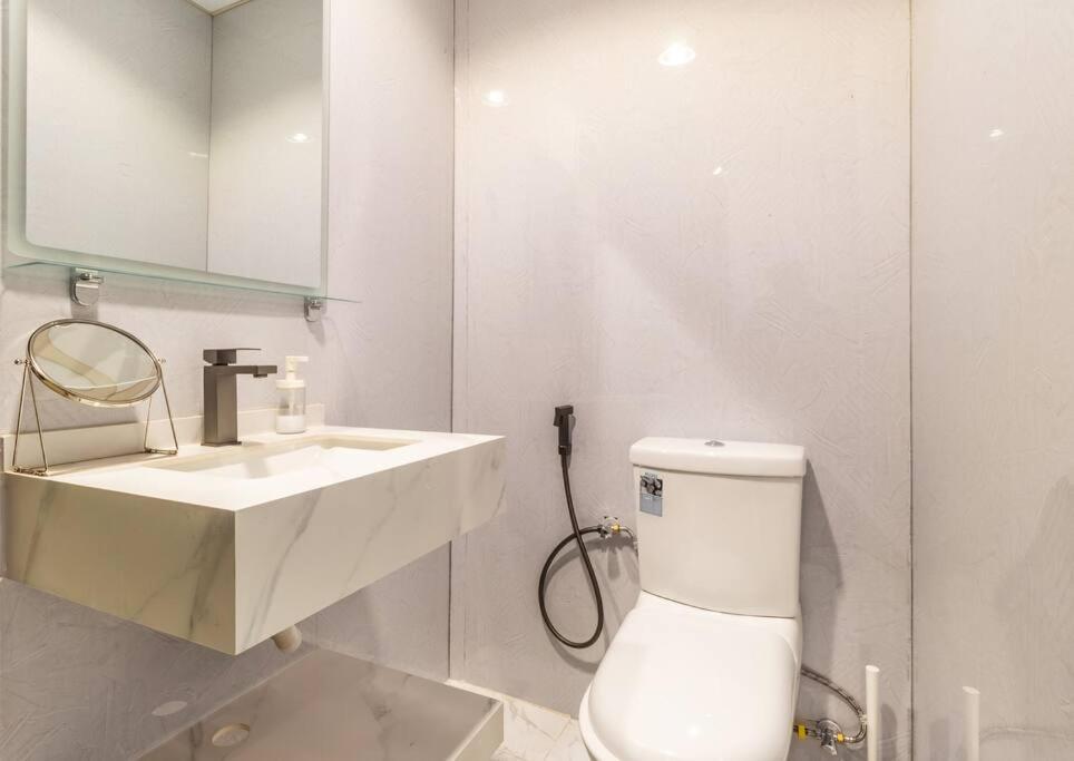 Luxe 3br In Marina Near Beach,metro,tram,24*7 Cafe Apartment