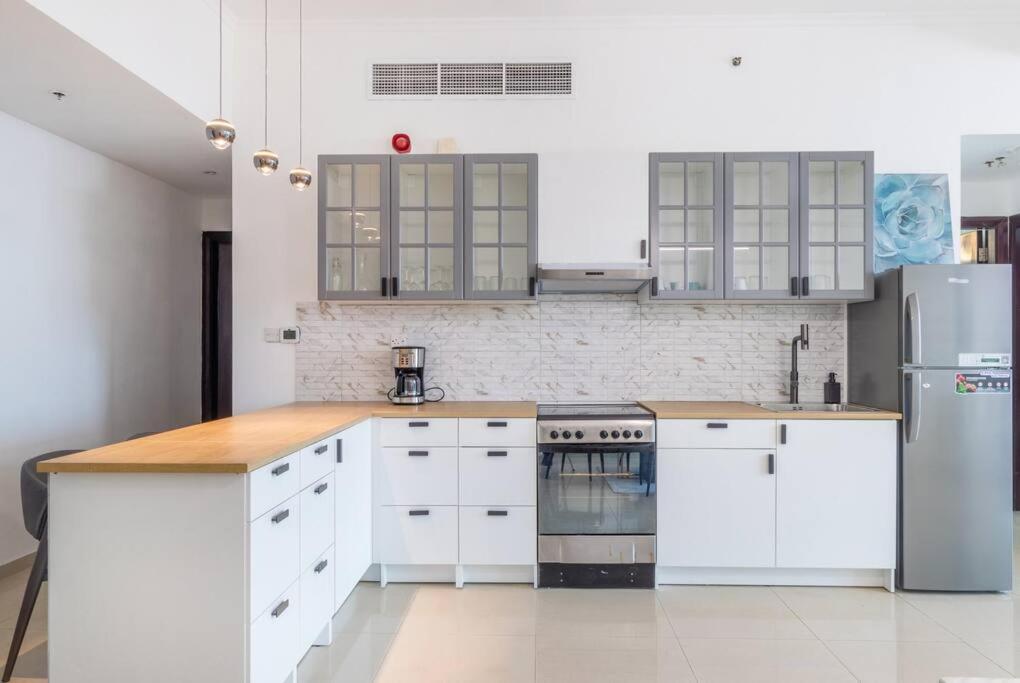 Apartment Luxe 3br In Marina Near Beach,metro,tram,24*7 Cafe Dubai