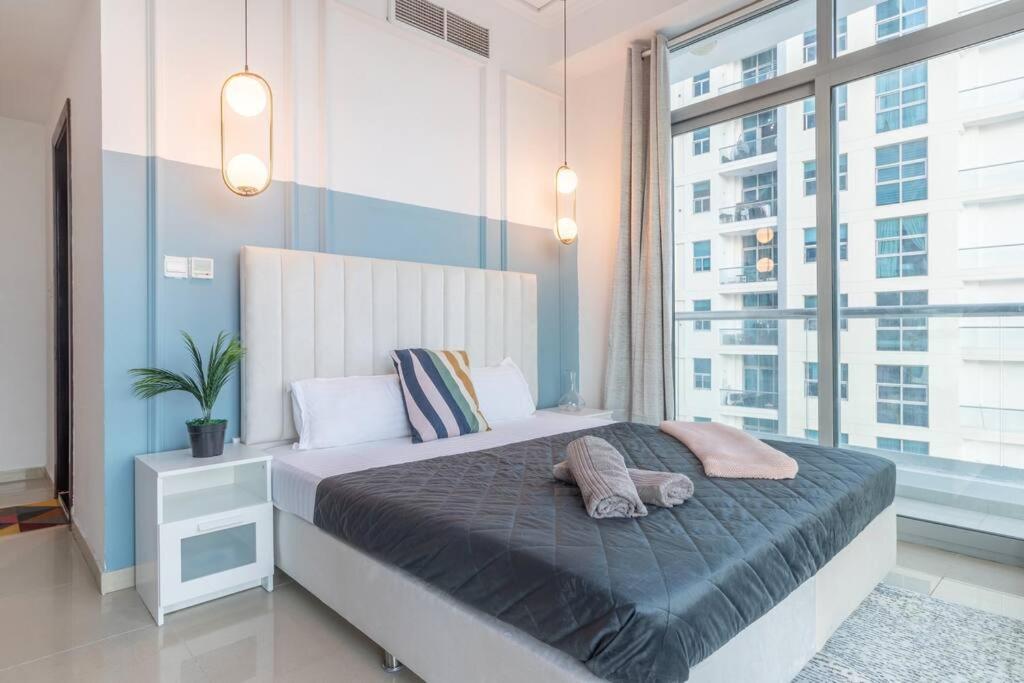 Luxe 3br In Marina Near Beach,metro,tram,24*7 Cafe