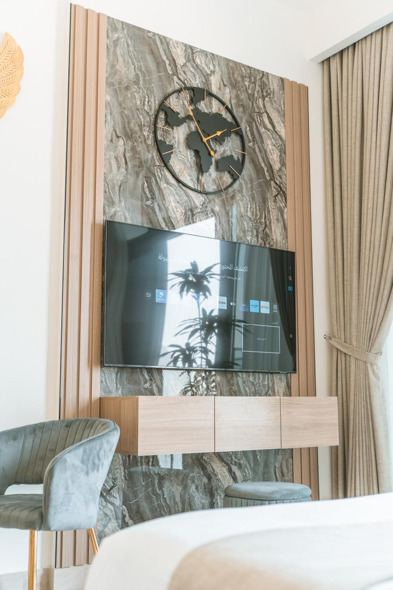Wonderful With Balcony & Views Apartment