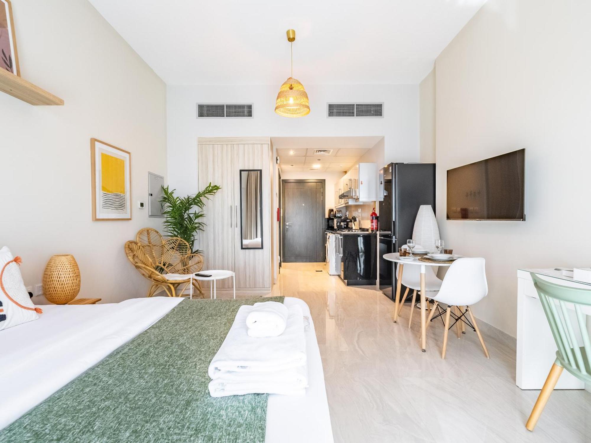 Apartment Charming Escape With Unobstructed View Dubai