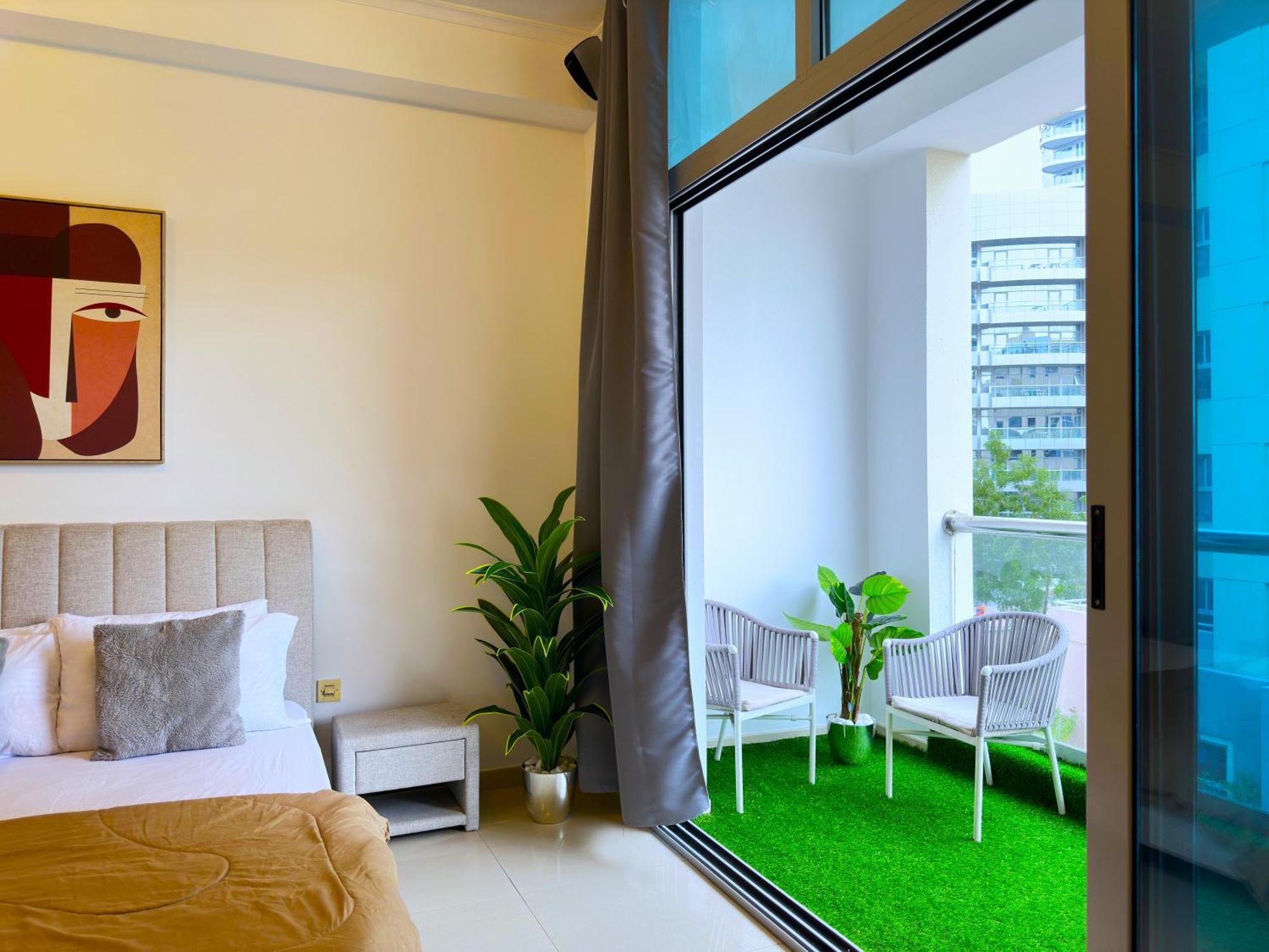 Wow W/ Balcony And Canal View In Marina Dubai