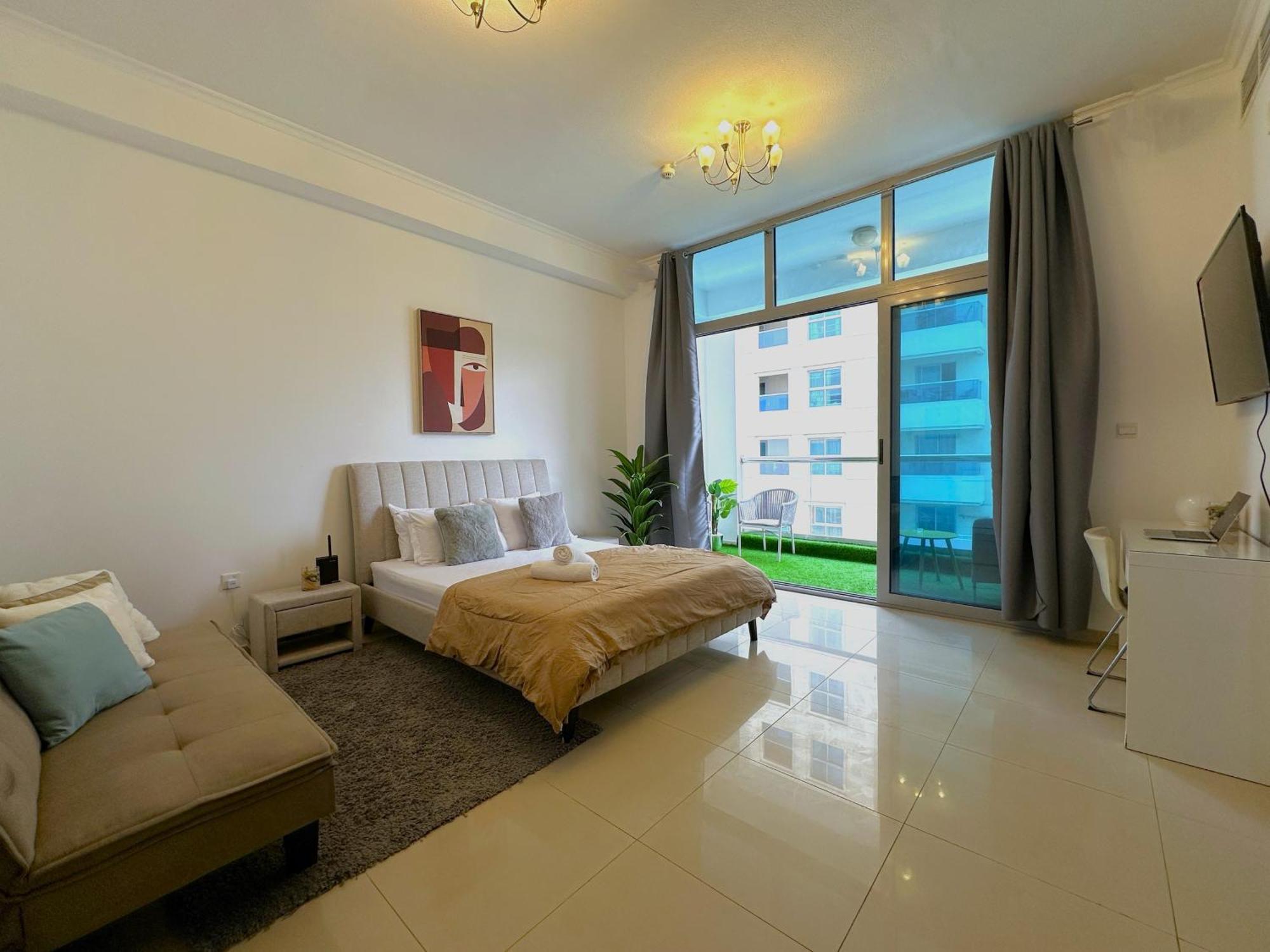 Wow W/ Balcony And Canal View In Marina * Dubai