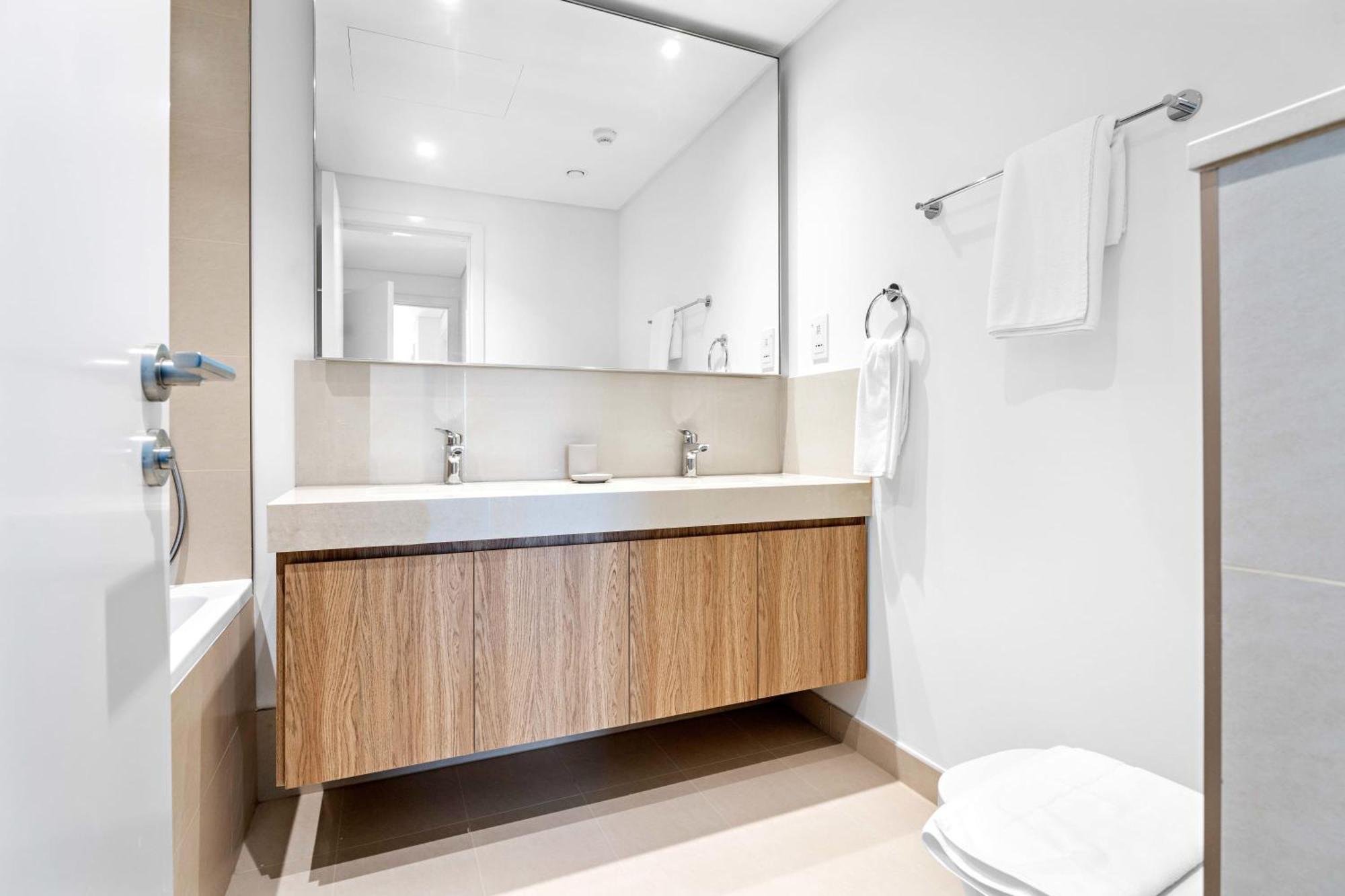 Silkhaus Elite 2bdr With View With Pool & Gym Apartment *