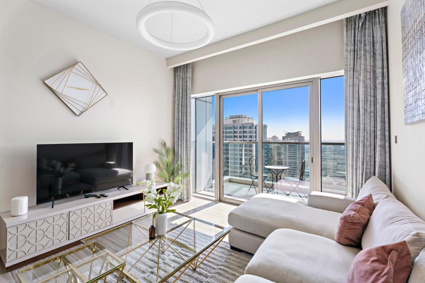 Stonetree - Stylish 1 Bedroom In Amazing Jlt Community