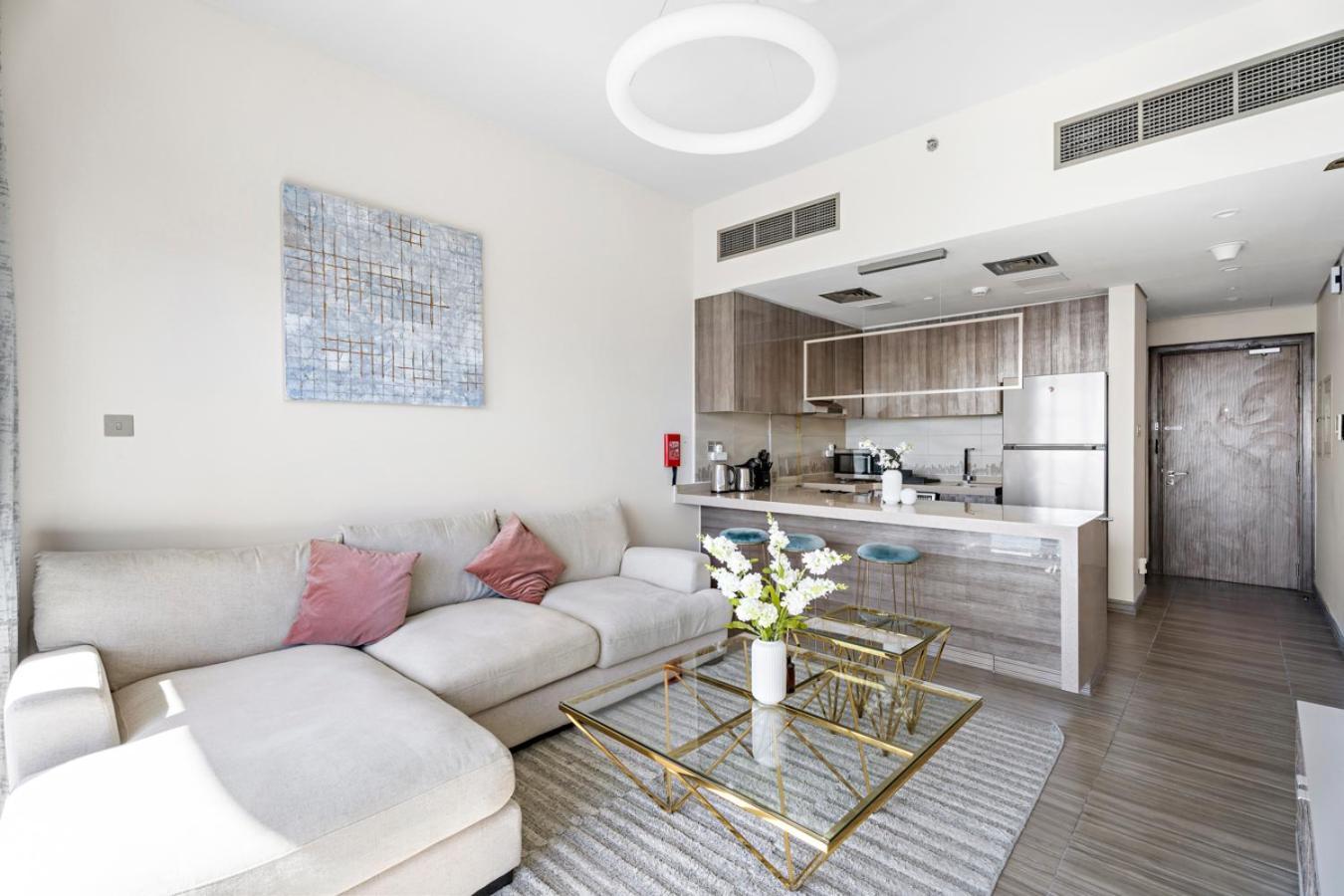Stonetree - Stylish 1 Bedroom In Amazing Jlt Community Apartment *