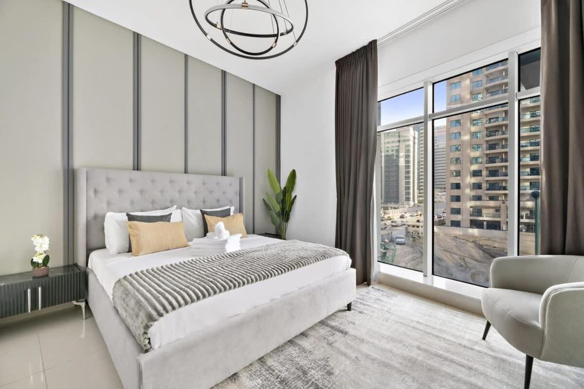 Silkhaus Ideal For Big Family, 5bdr With Private Roof Top Apartment