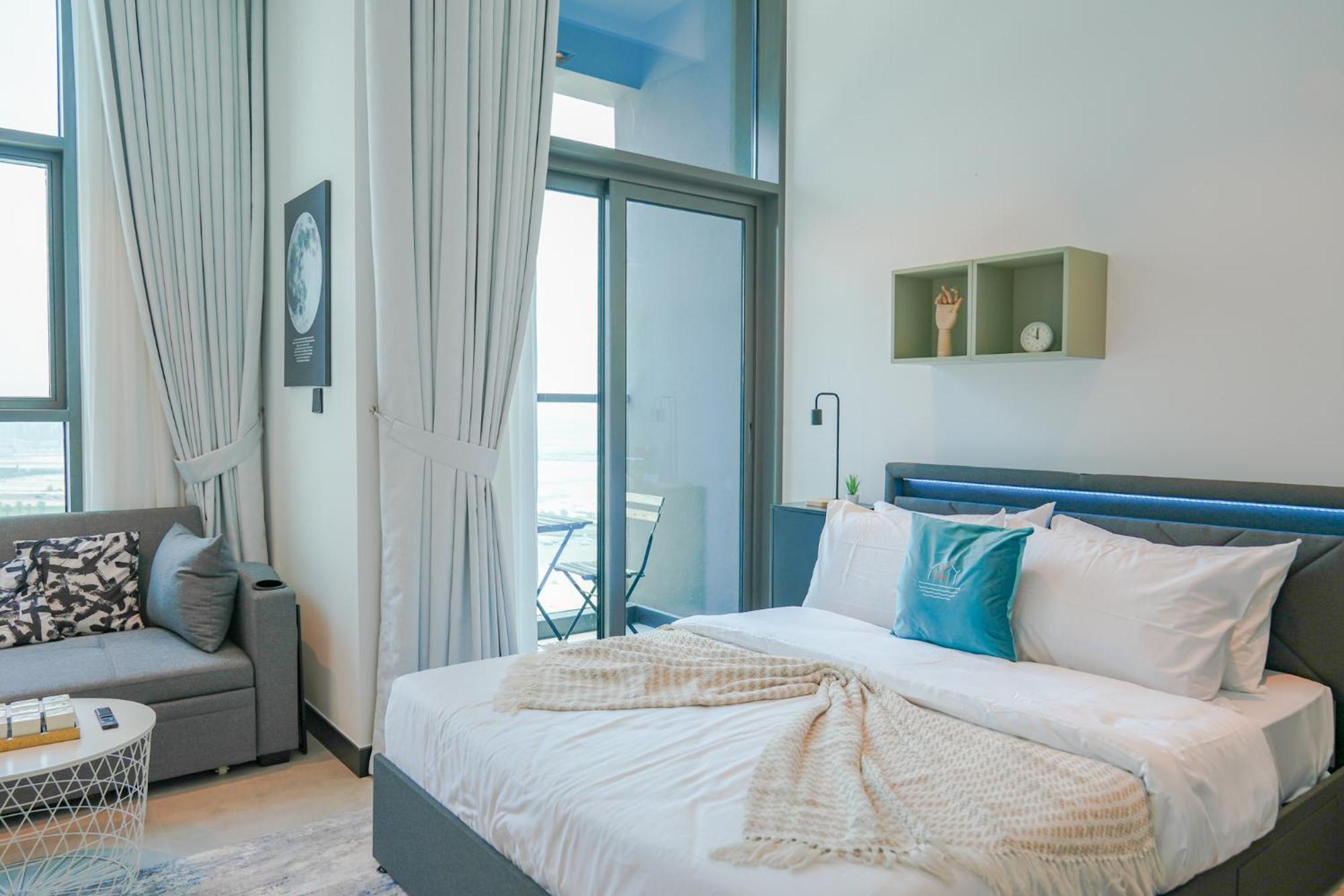 Chic Retreat In Business Bay Apartment