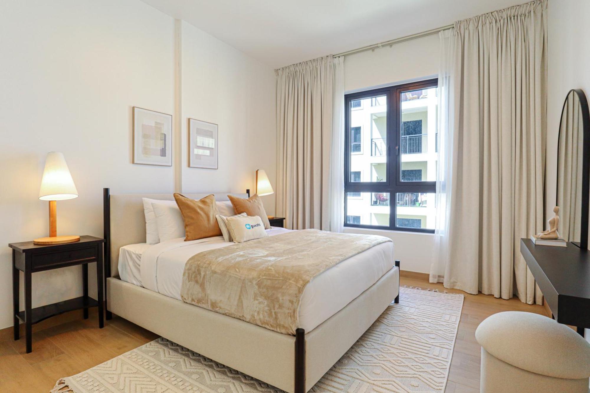 Apartment Higuests - Spacious 1br 3mins Walk To The *