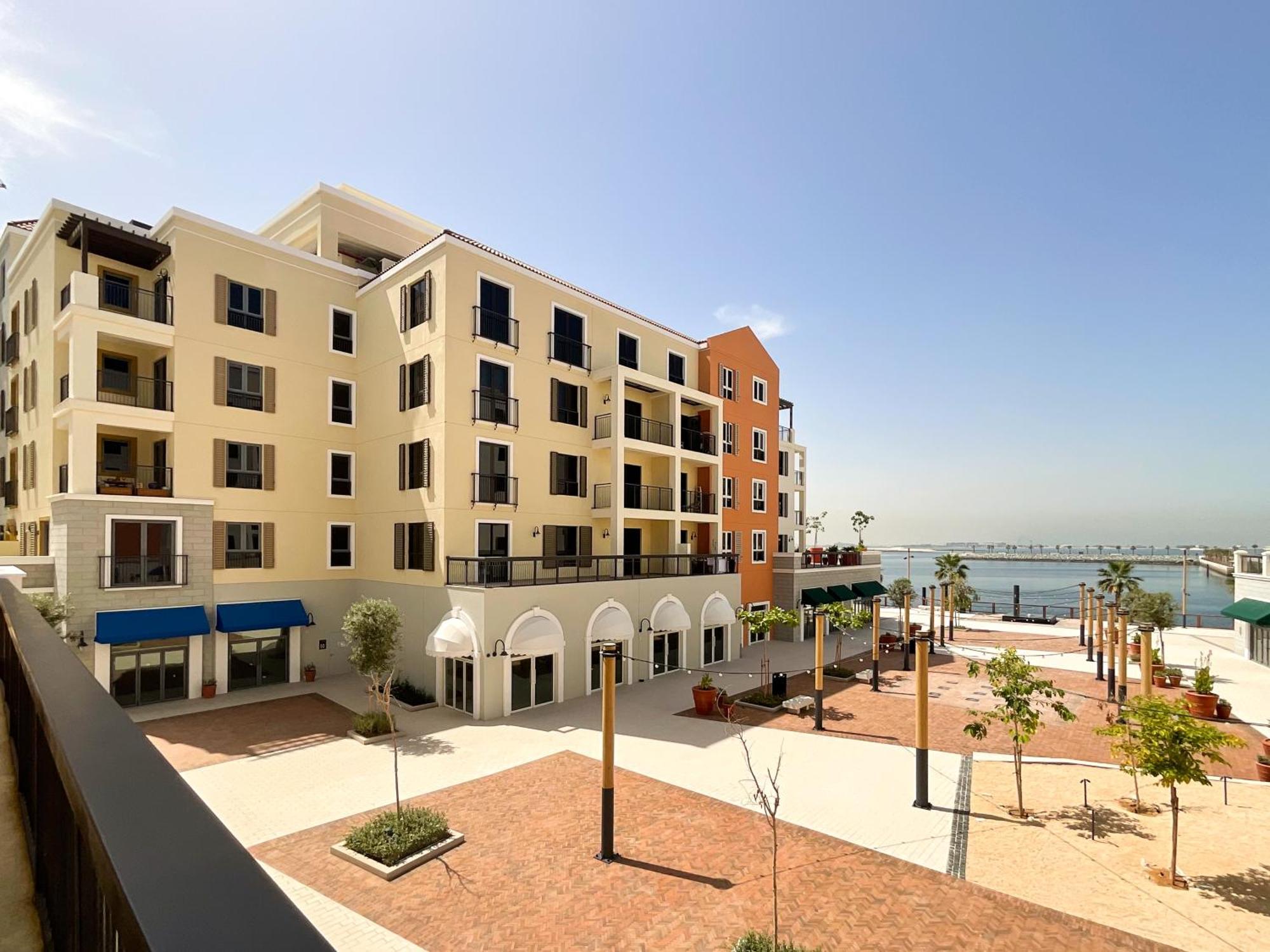 Higuests - Spacious 1br 3mins Walk To The *