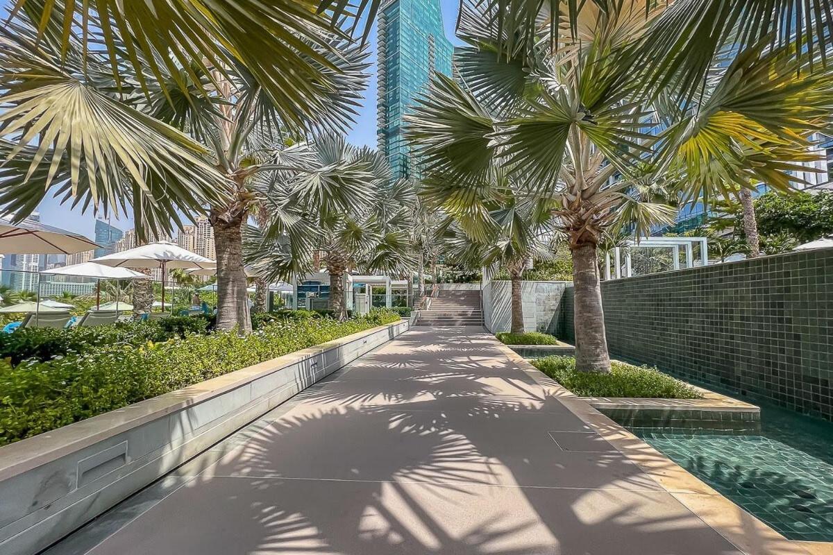 Frank Porter - The Address Jbr Apartment Dubai