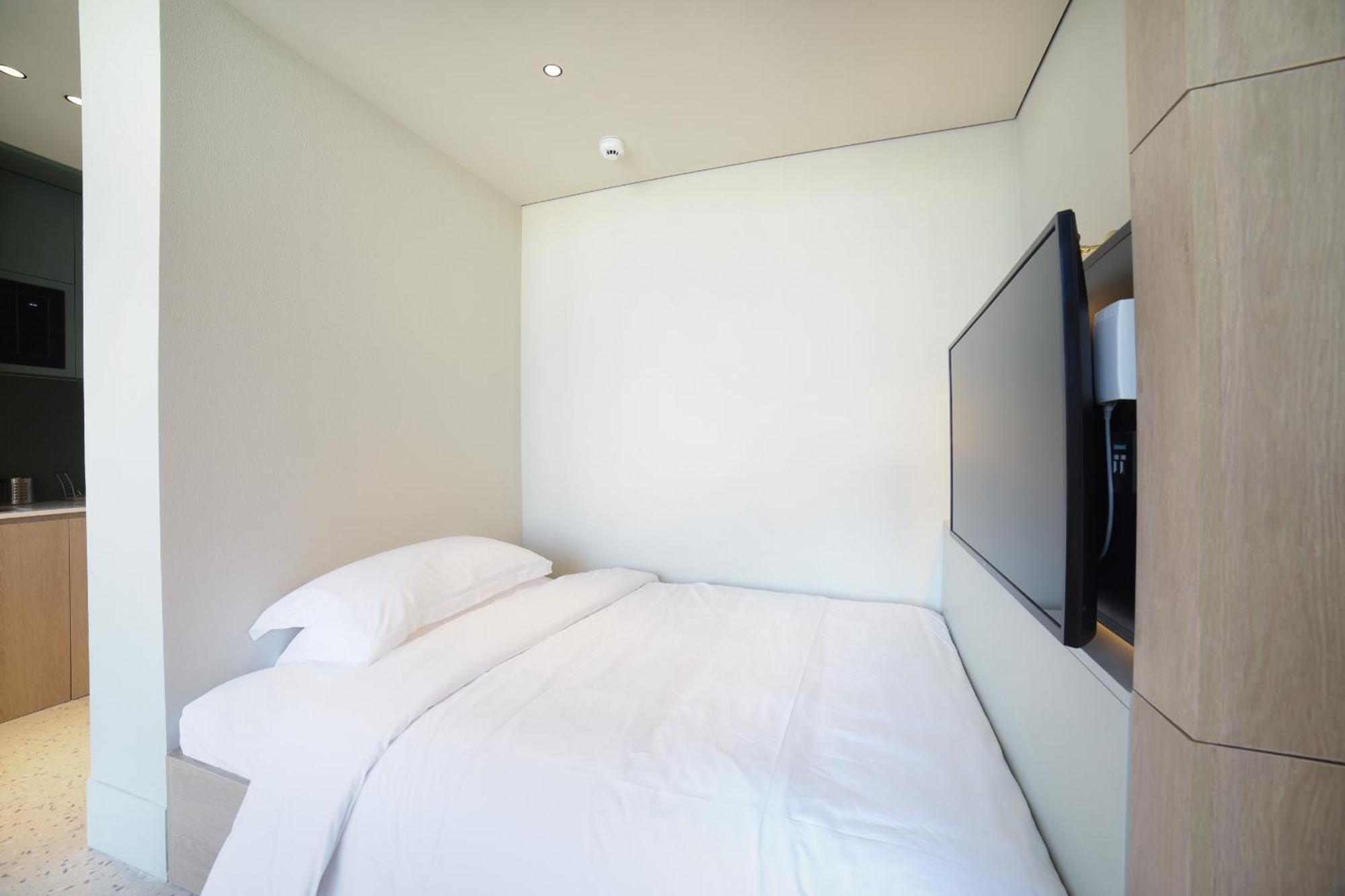 Apartment Modern Executive At Upside Living