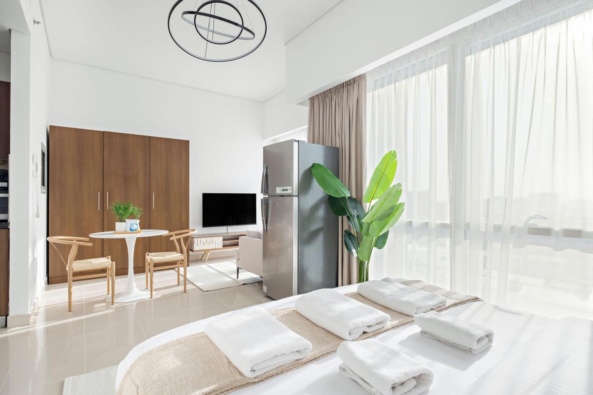 Silkhaus Luxury In Residential Neighborhood Apartment