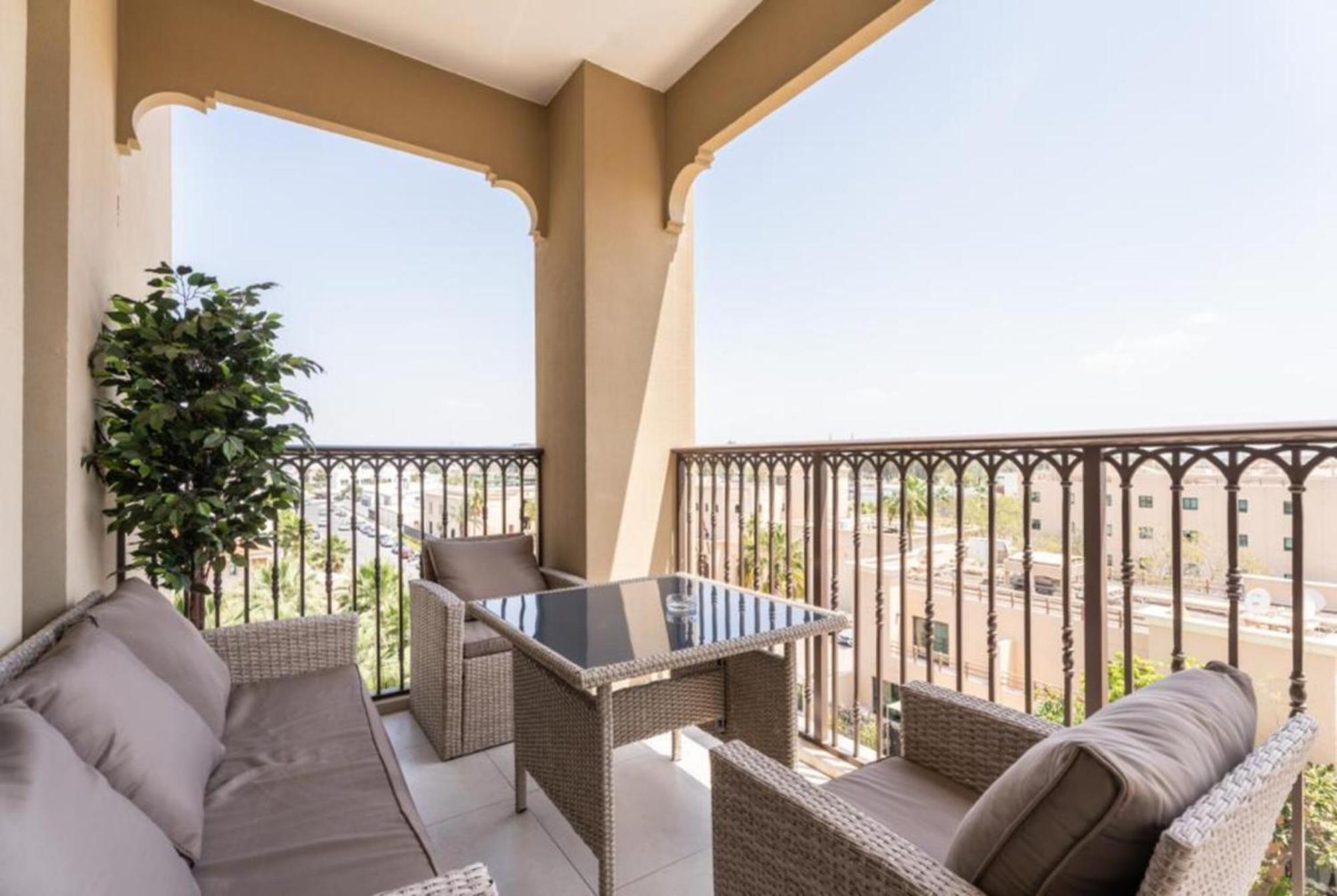 Easygo - Stylish 2bdr & Maid Madinat Jumeirah Apartment