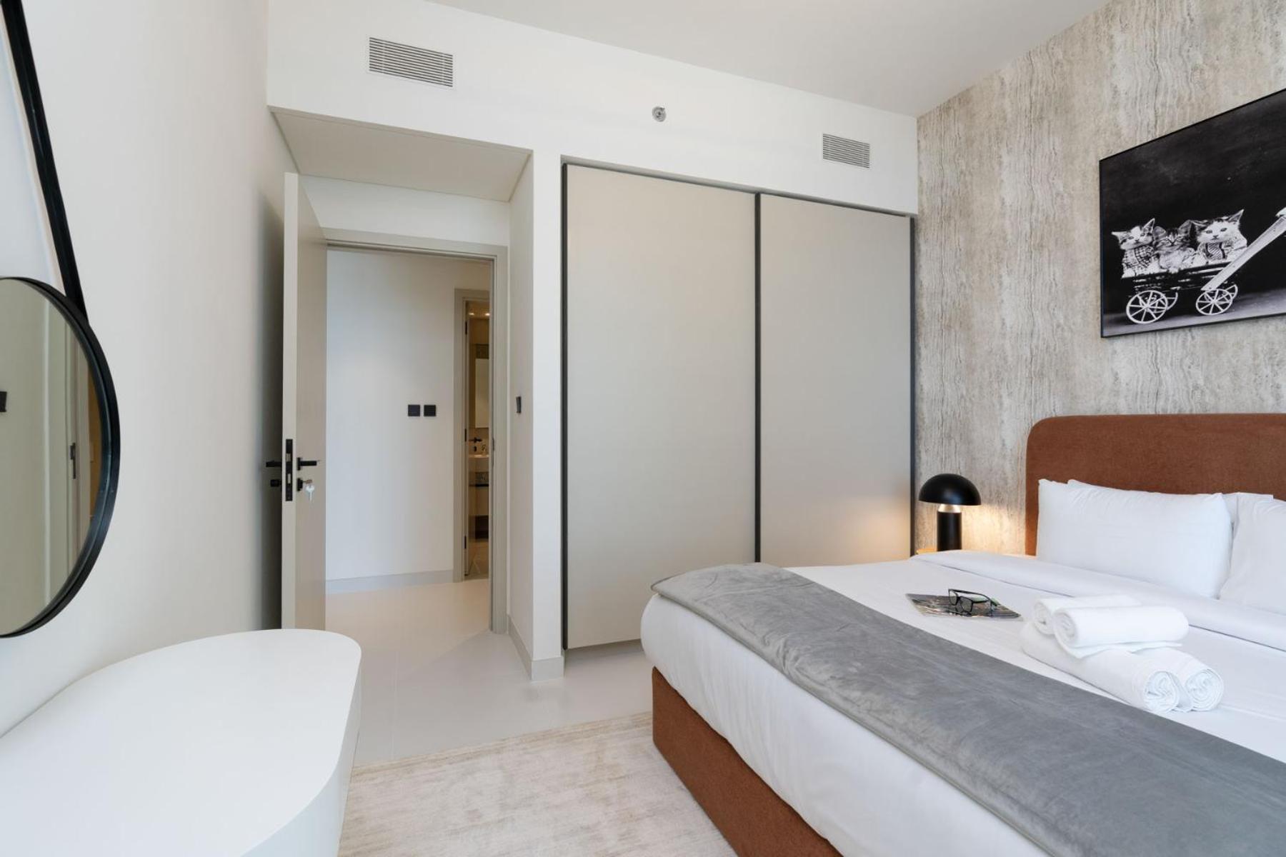 Elegant 1bhk Front Perfect Getaway Apartment